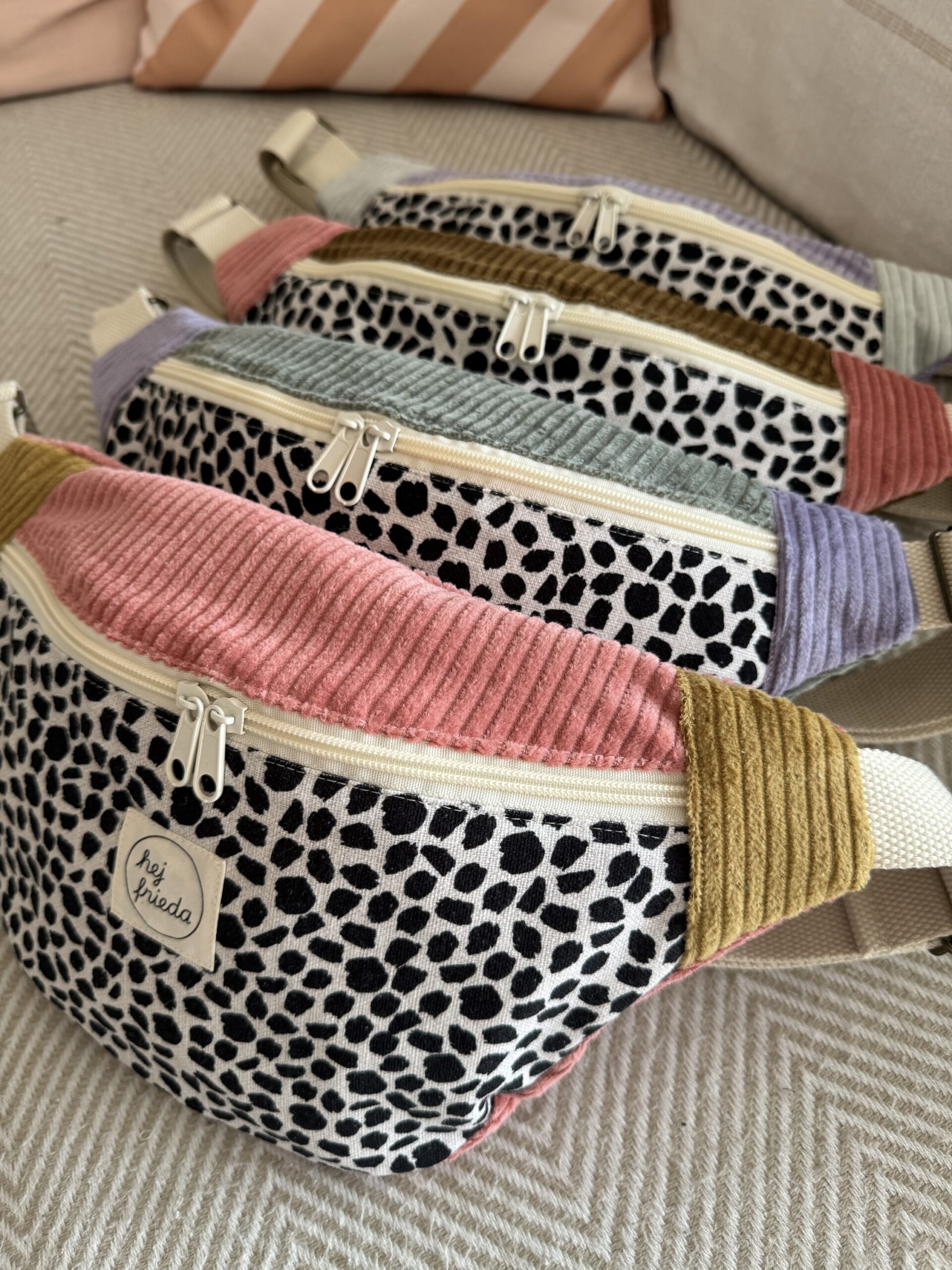 HEDI Hipbag Colorblock Cord Leo/flieder/mint – Bild 12