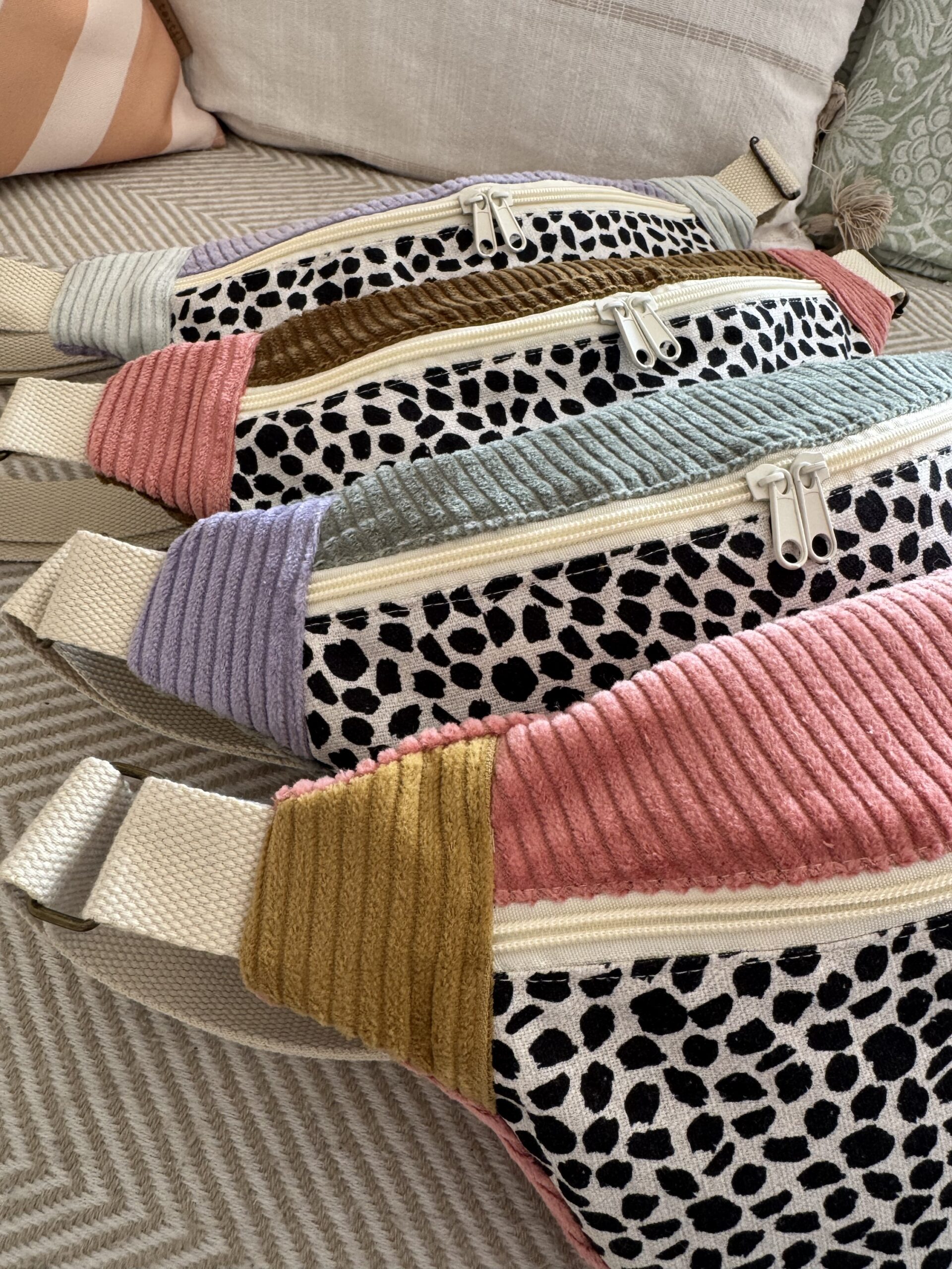 HEDI Hipbag Colorblock Cord Leo/flieder/mint – Bild 11