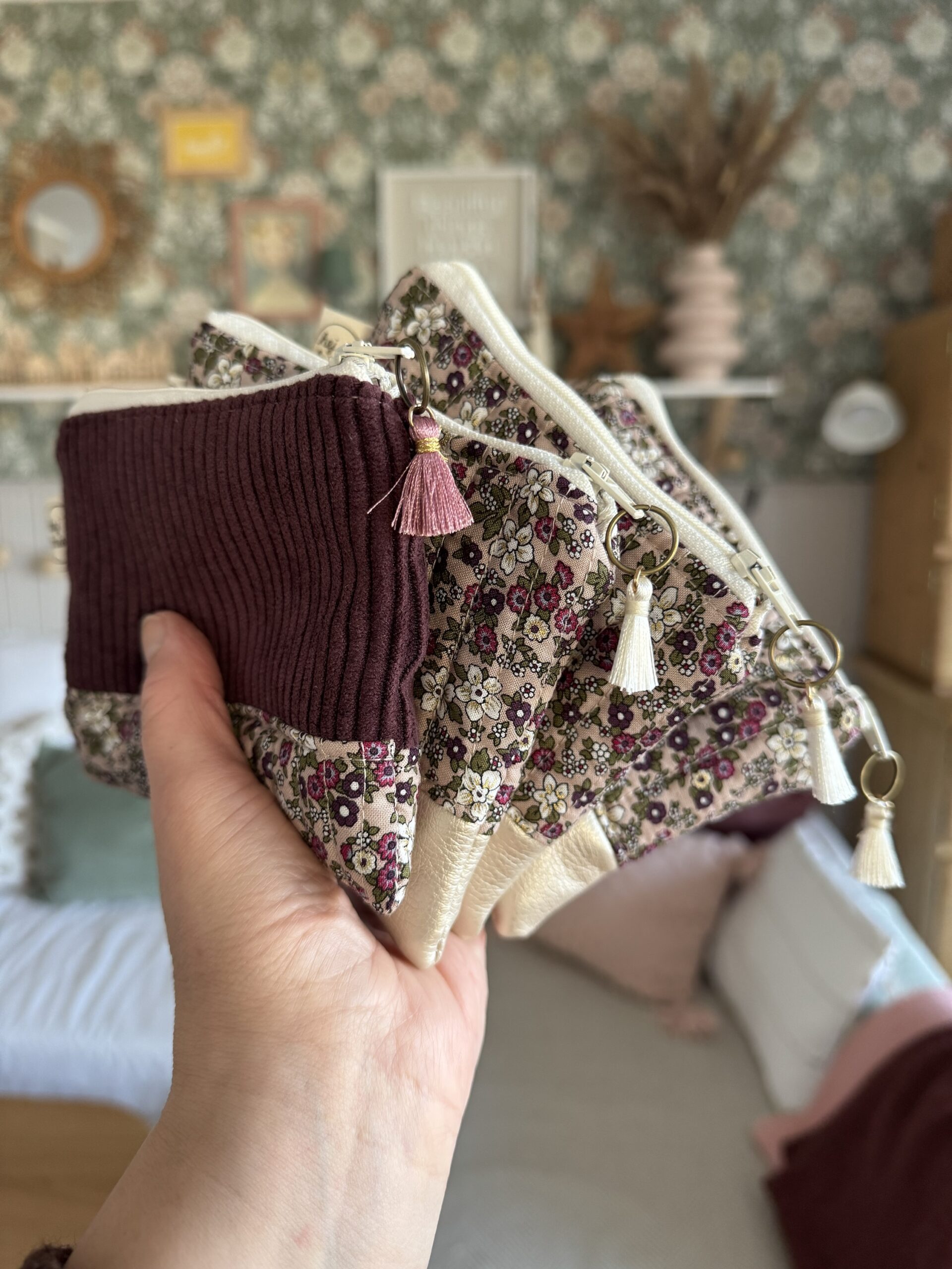 LINA Cord/Quilted Mini Pouch – Bild 7