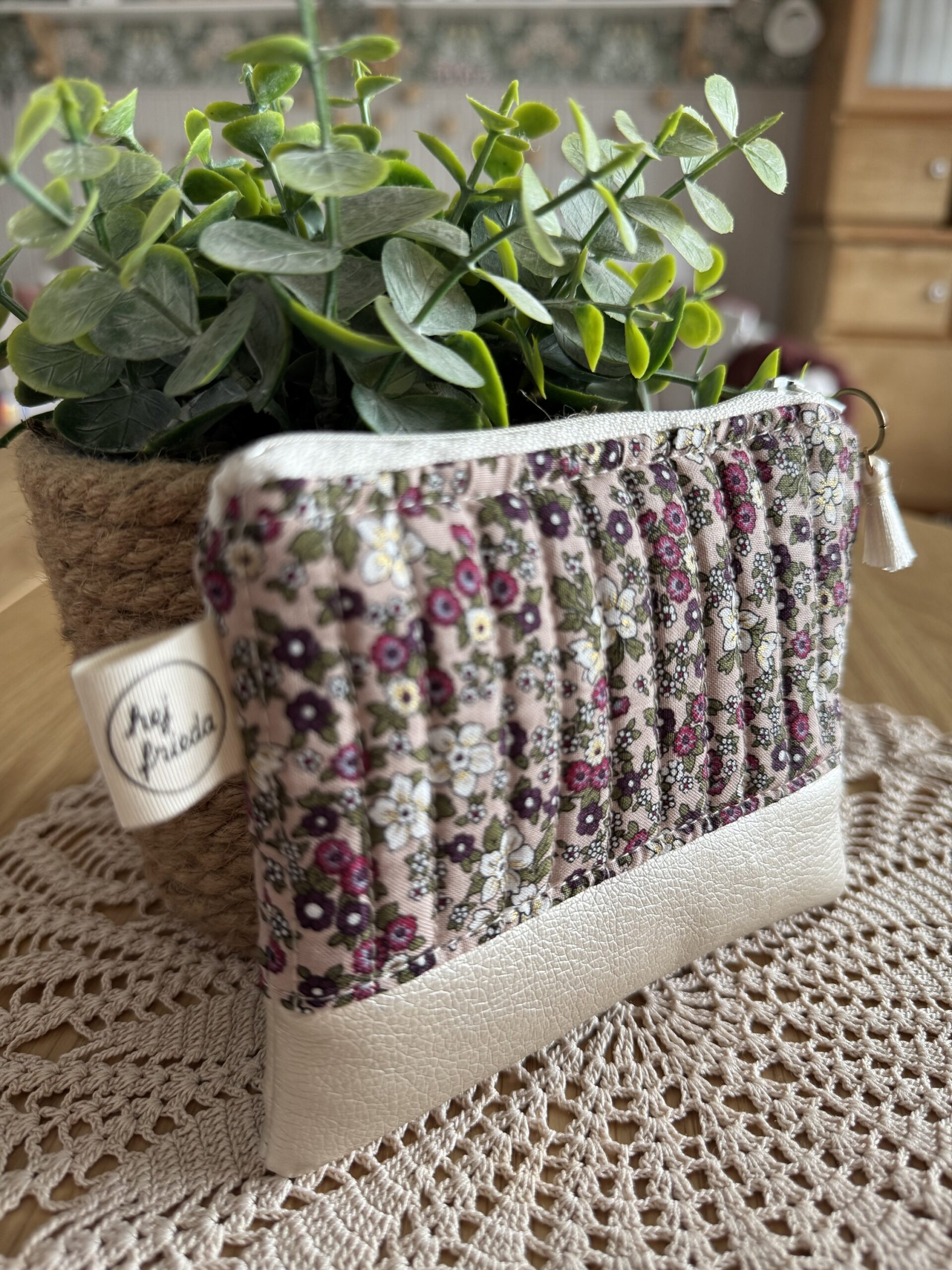 LINA Quilted Mini Pouch – Bild 3