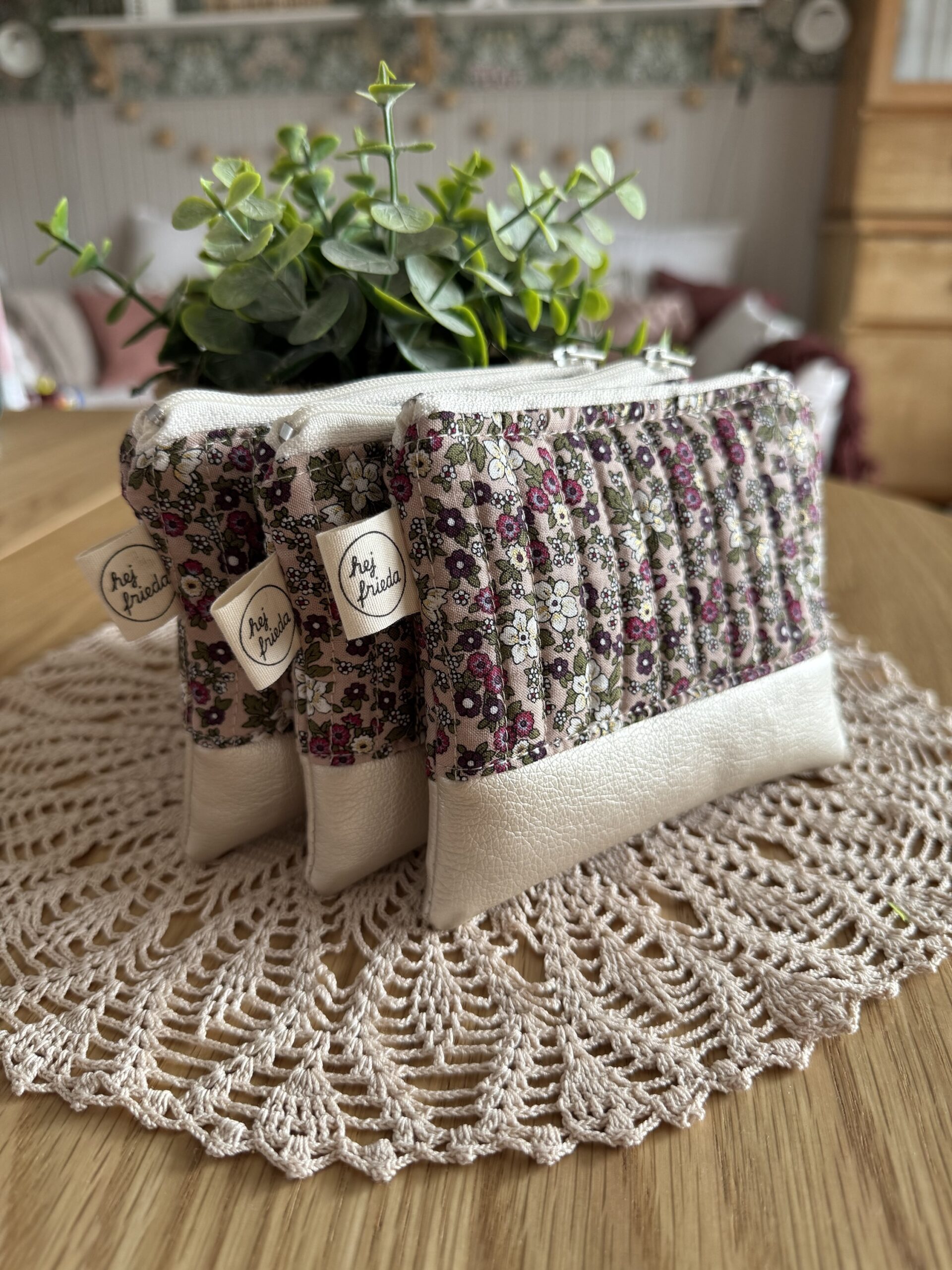 LINA Quilted Mini Pouch – Bild 2