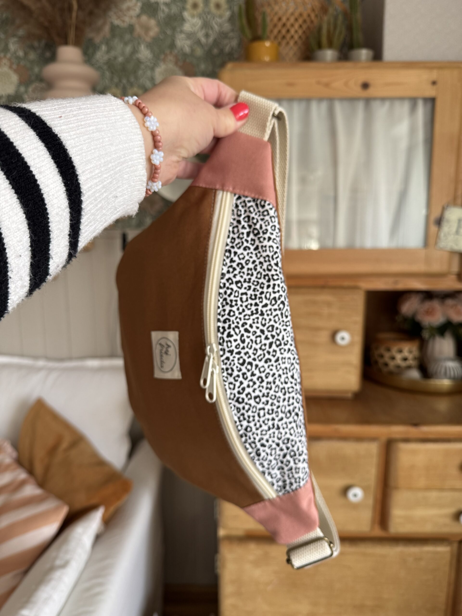 HEDI Hipbag Colorblock Leo/cognac/rosa – Bild 5