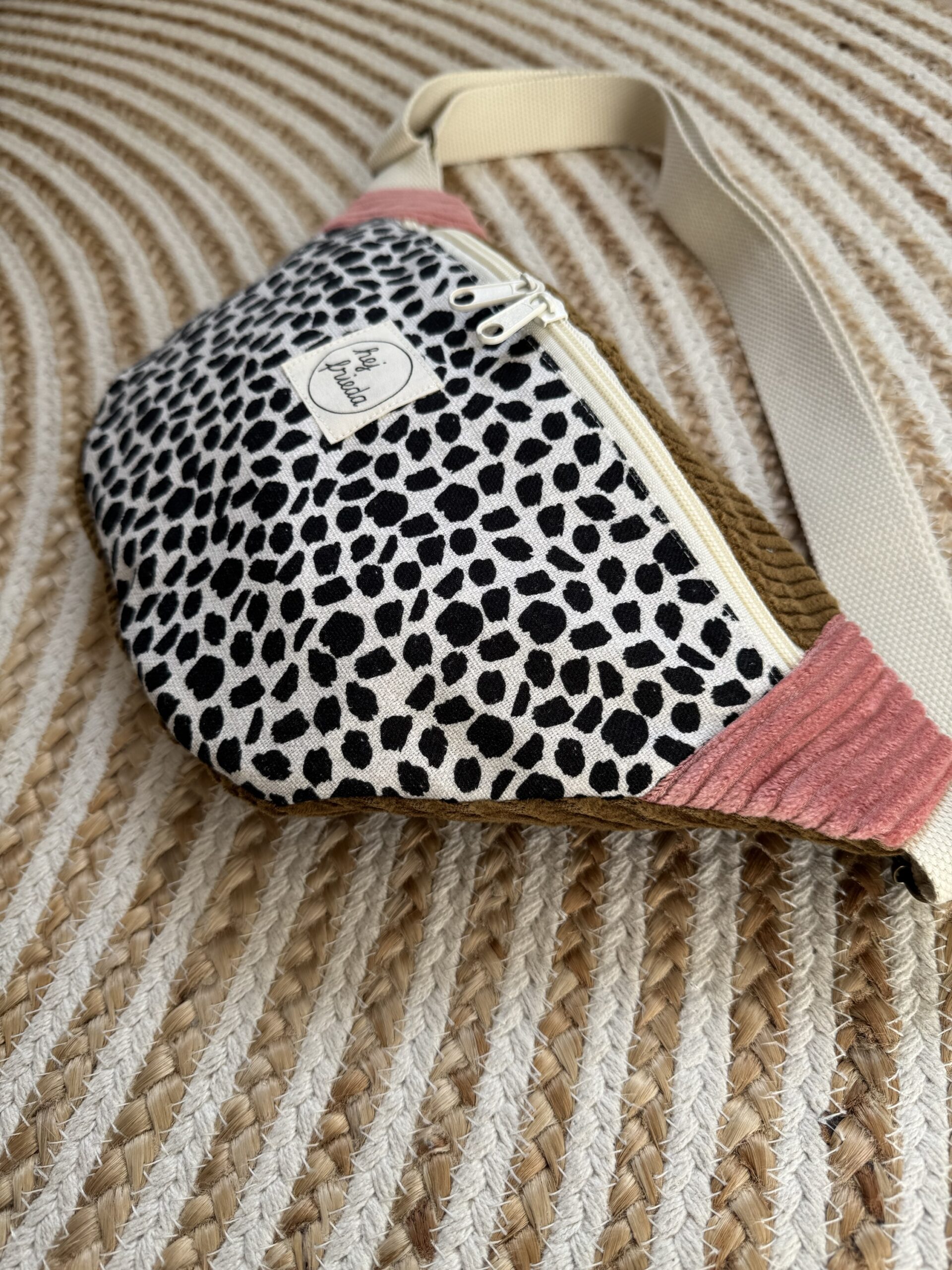 HEDI Hipbag Colorblock Cord Leo/oliv/rosa – Bild 3