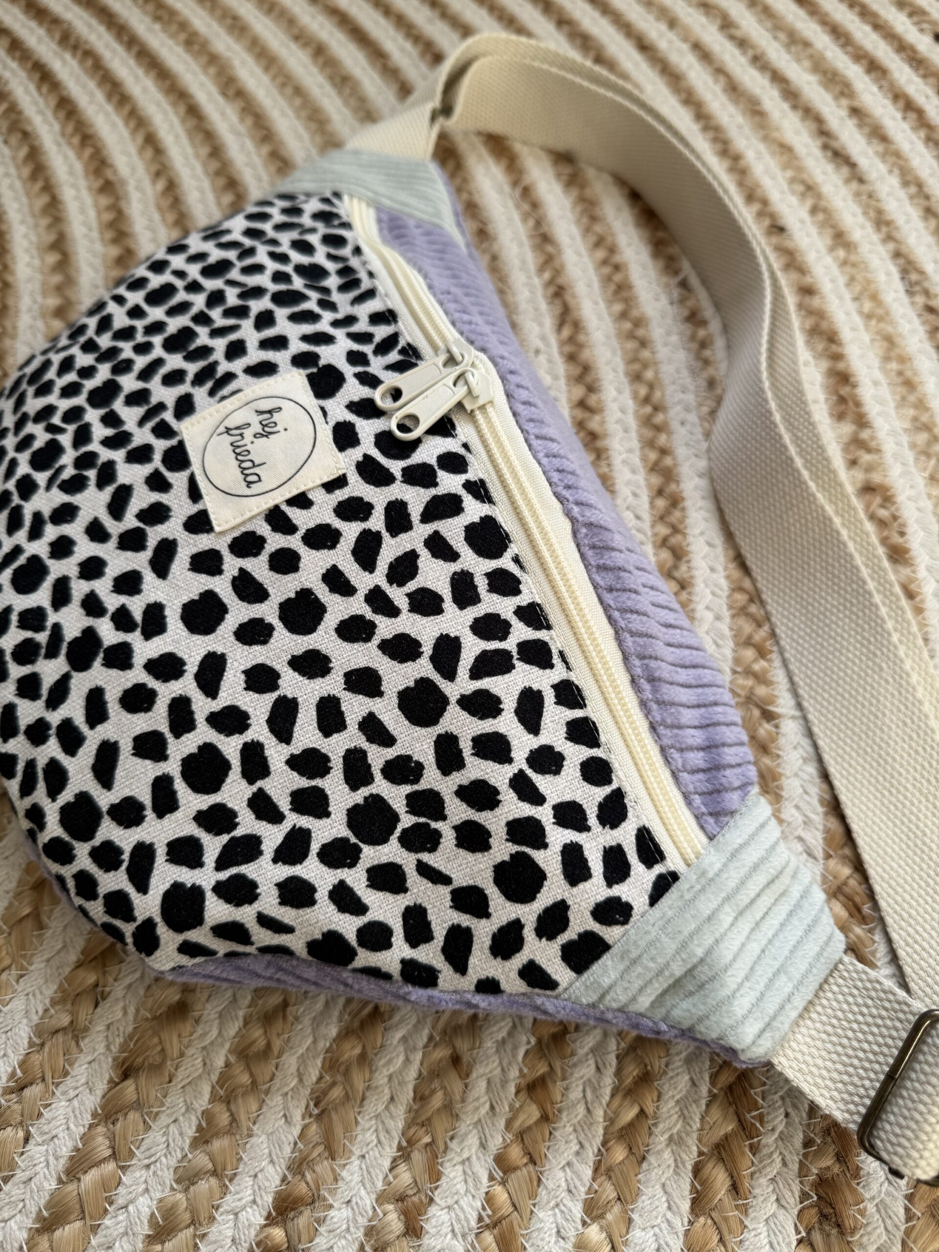 HEDI Hipbag Colorblock Cord Leo/flieder/mint – Bild 3