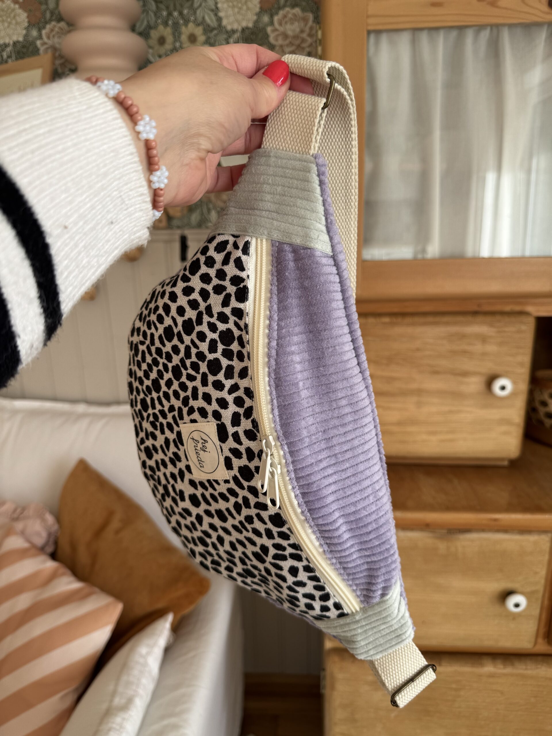 HEDI Hipbag Colorblock Cord Leo/flieder/mint – Bild 7