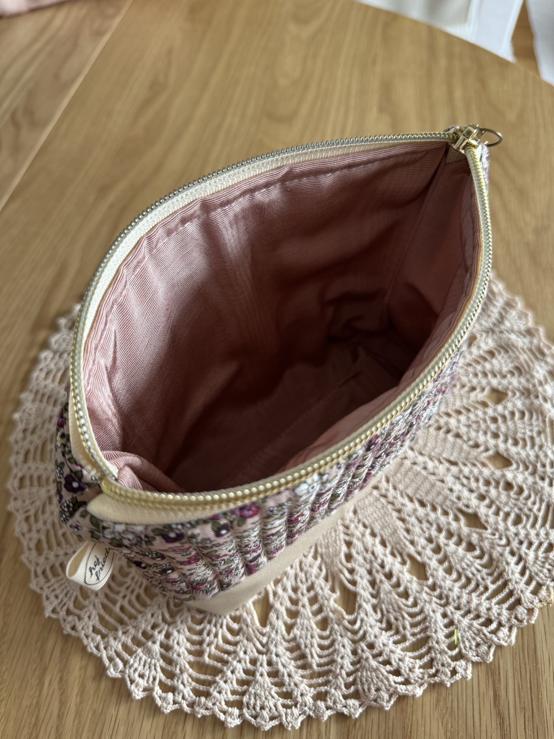 MARA Quilted Cosmetic Bag – Bild 11