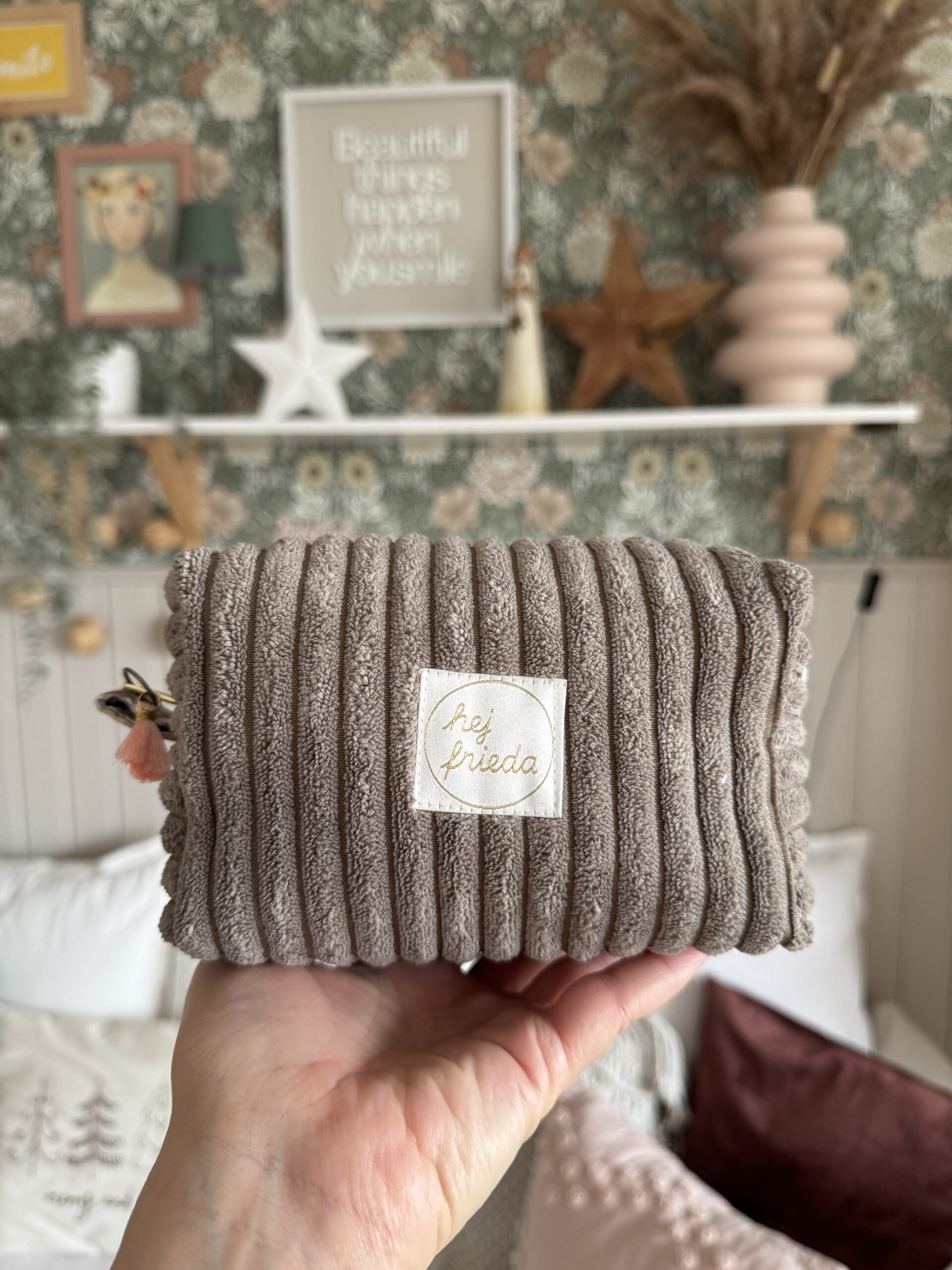 ISA Breitcord Boxy Bag taupe