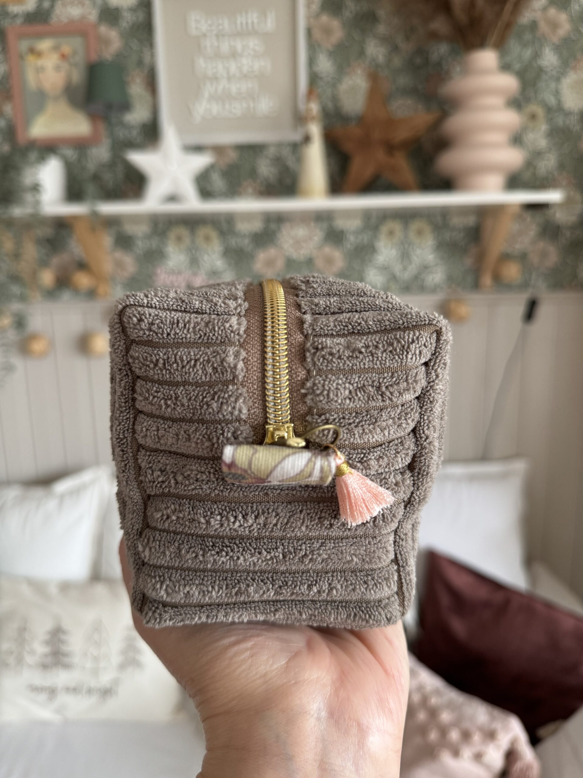 ISA Breitcord Boxy Bag taupe – Bild 4