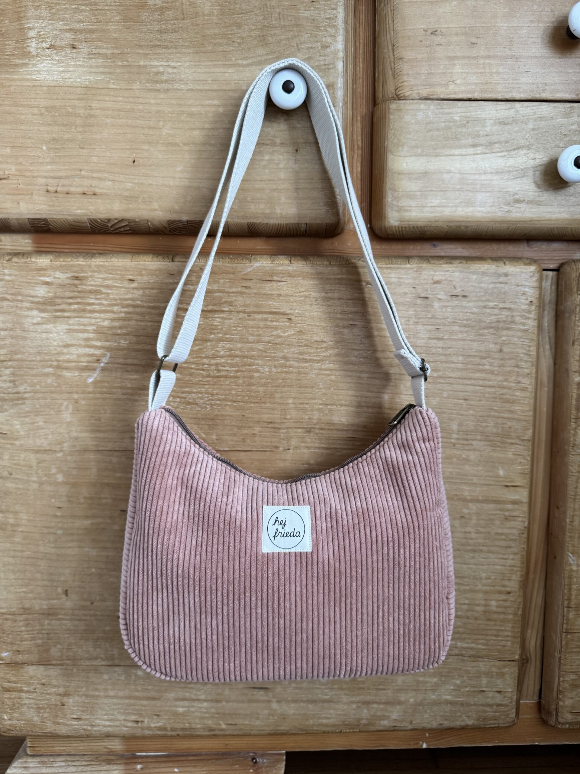 MAJA Crossbody-Bag Cord rosé – Bild 7