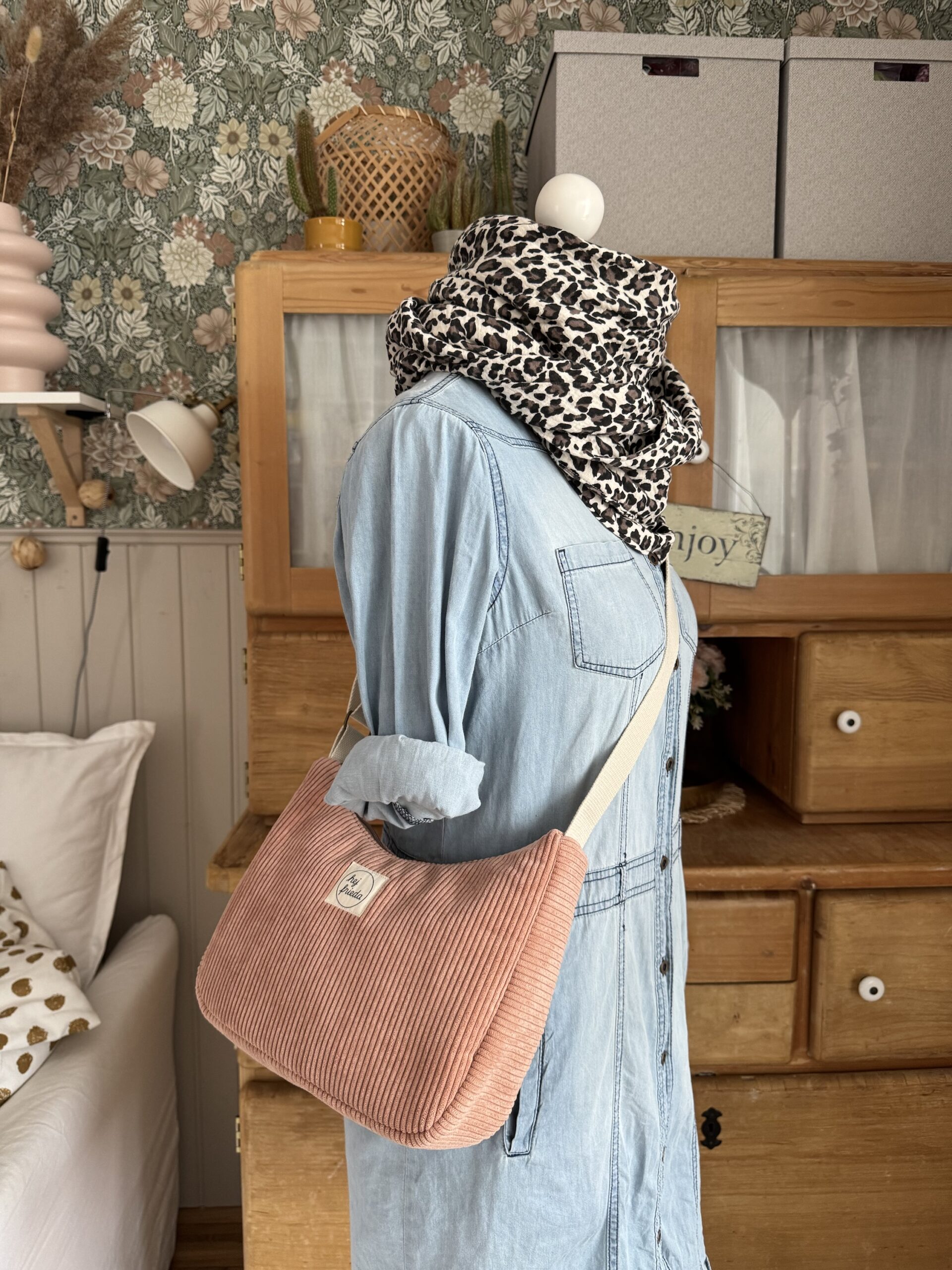 MAJA Crossbody-Bag Cord rosé – Bild 18