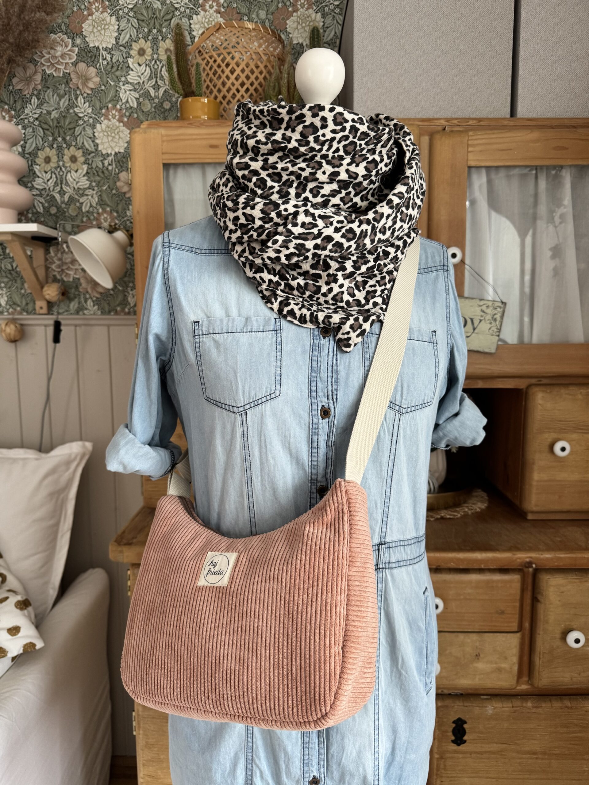 MAJA Crossbody-Bag Cord rosé – Bild 17