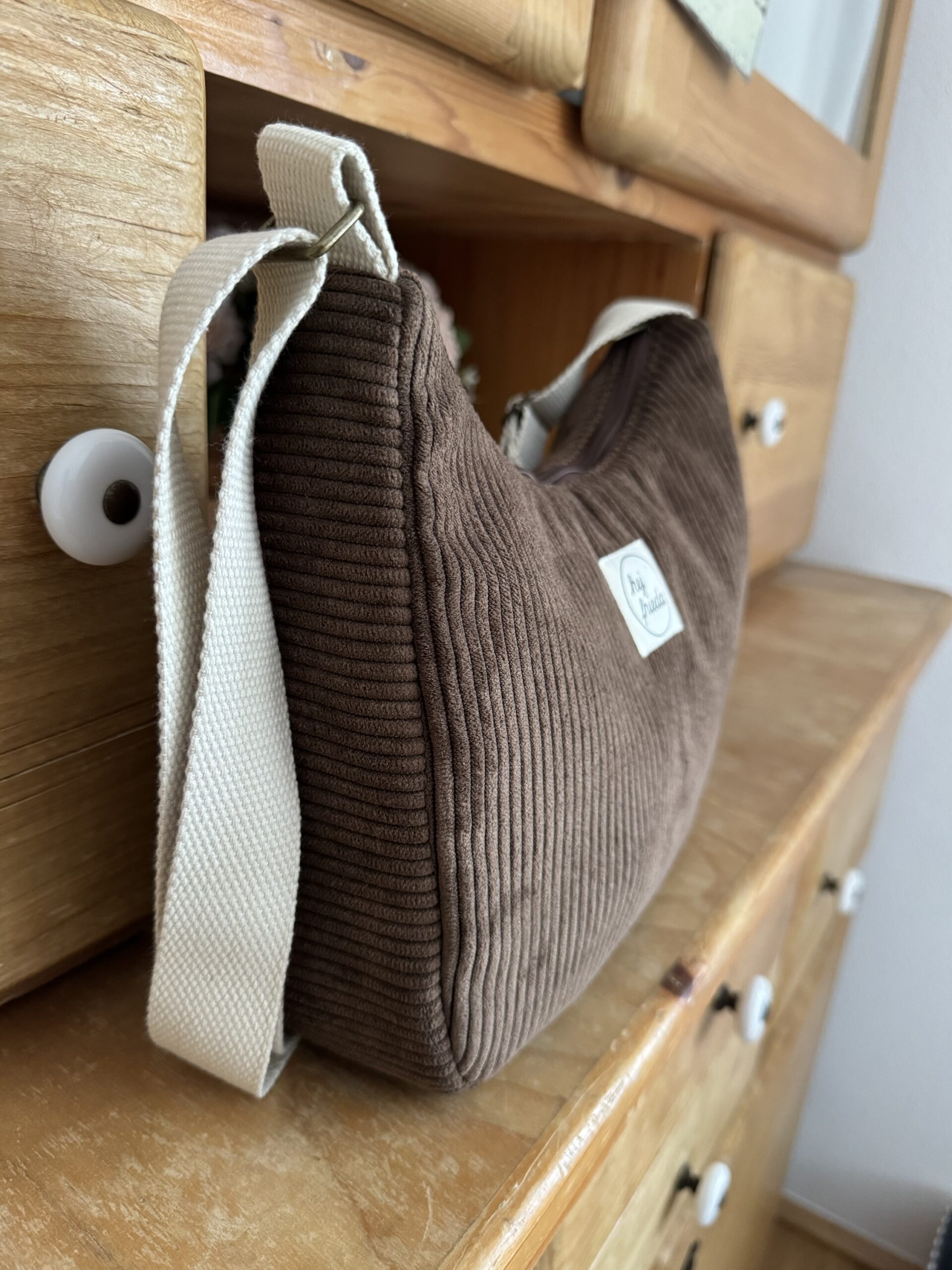 MAJA Crossbody-Bag Cord dunkelbraun – Bild 4