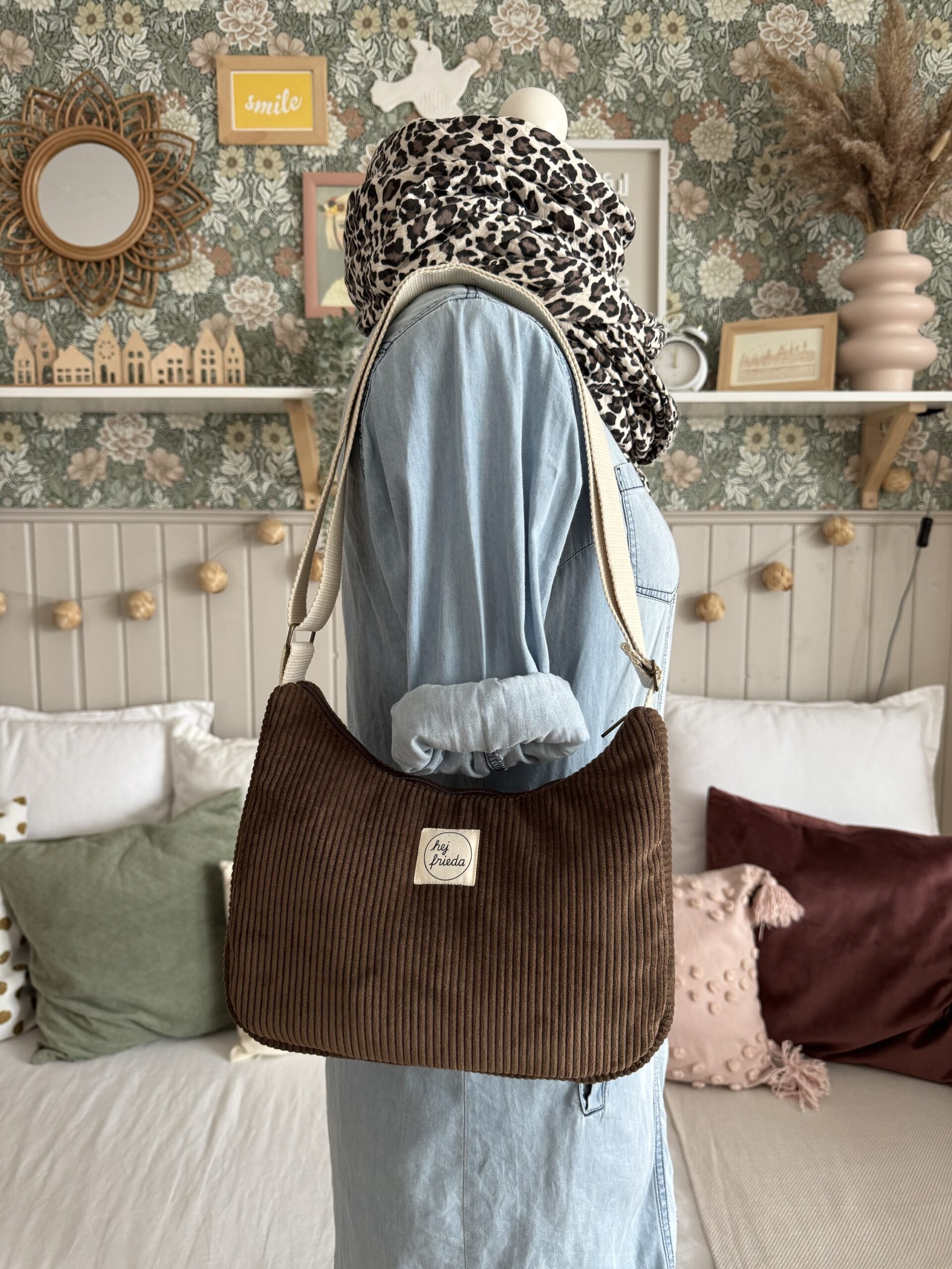 MAJA Crossbody-Bag Cord dunkelbraun – Bild 9