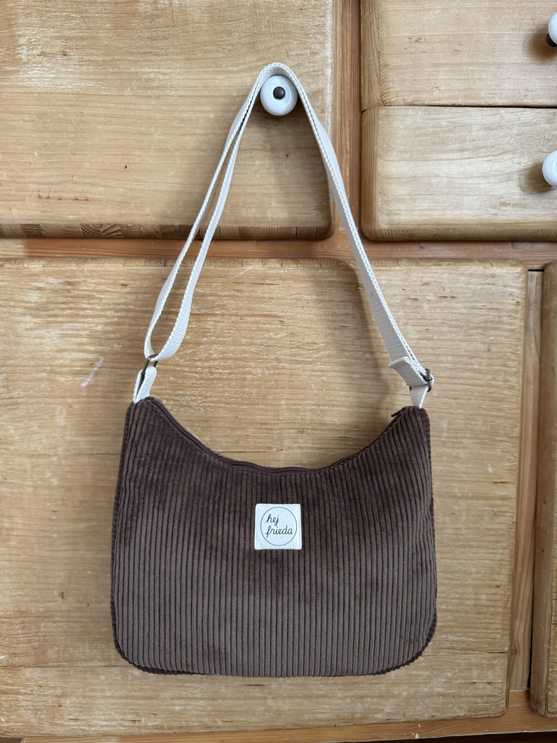 MAJA Crossbody-Bag Cord dunkelbraun – Bild 6