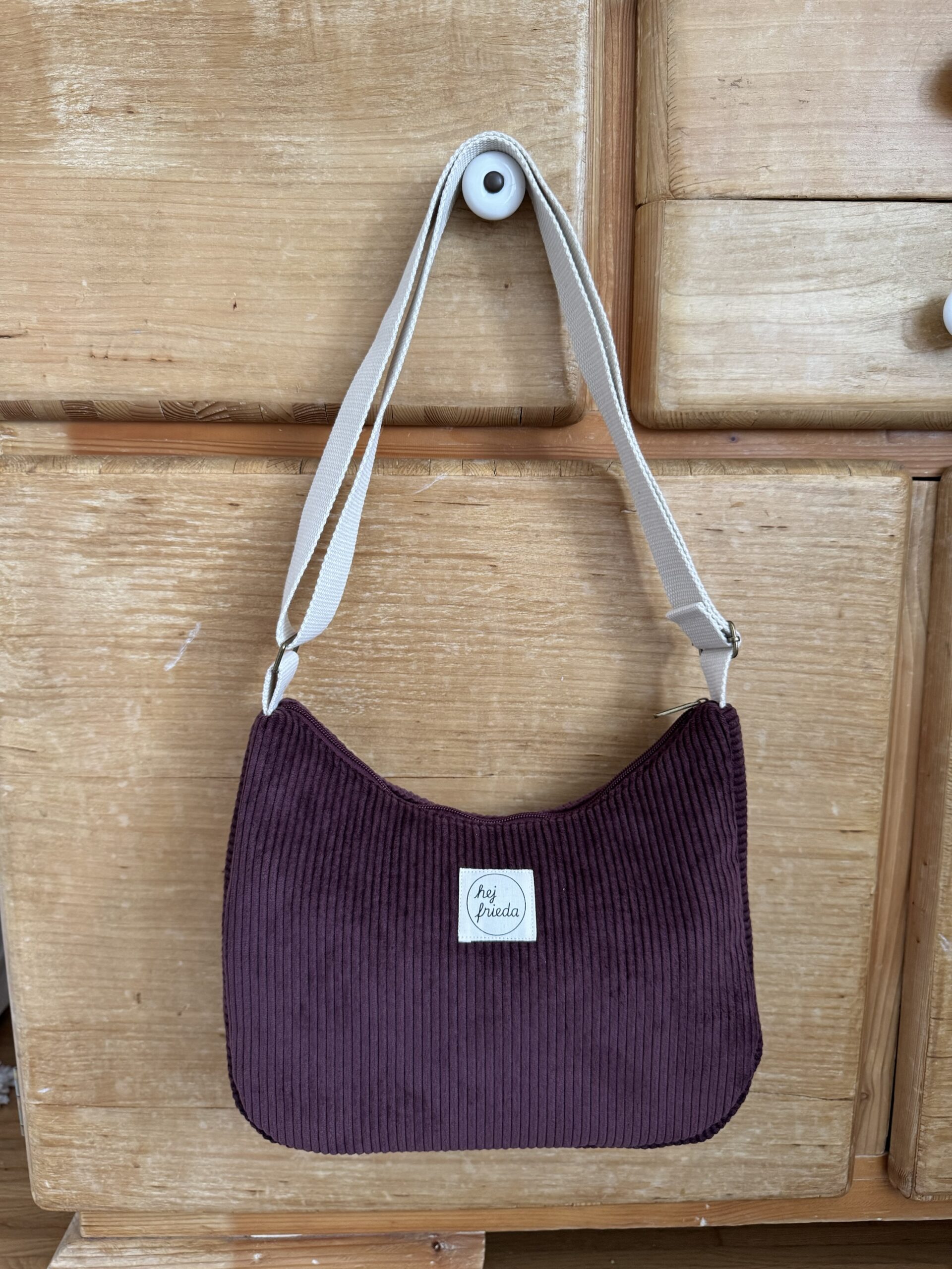 MAJA Crossbody-Bag Cord beere – Bild 7
